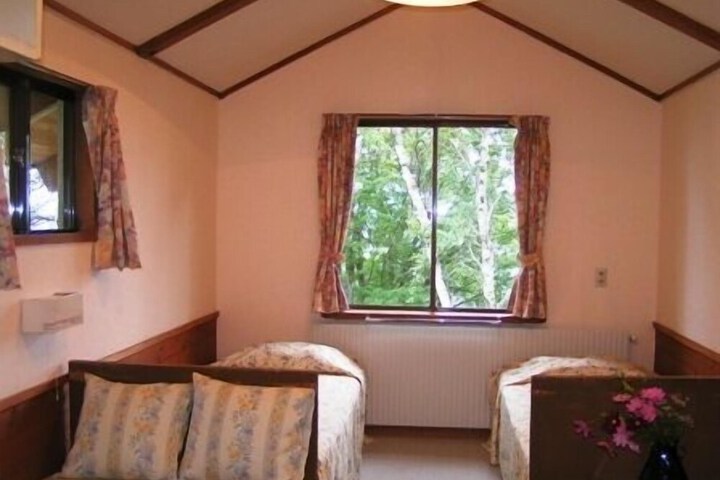 Room 5 of 68