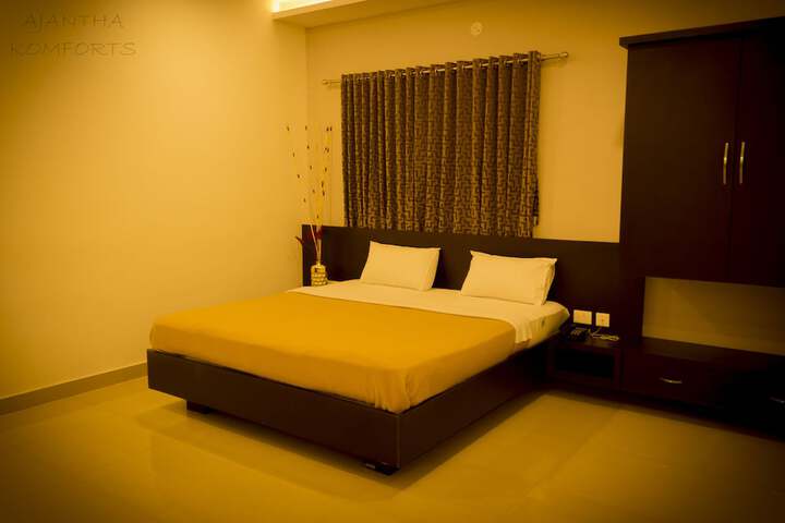 Room 2 of 33