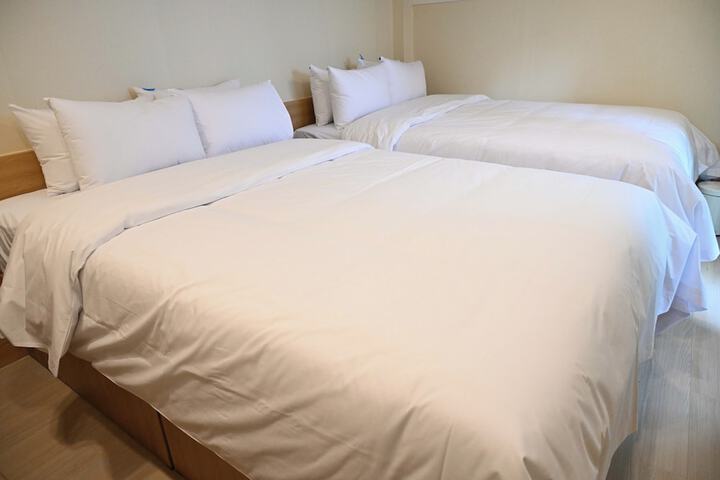 Room 25 of 113