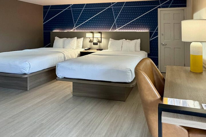 Room 34 of 80