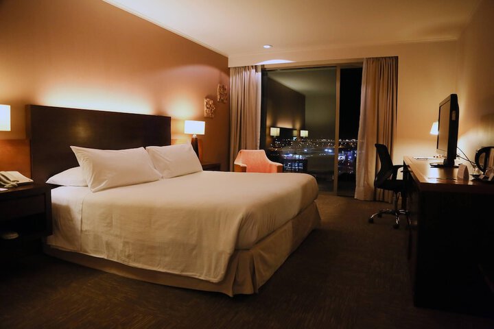 Room 28 of 38