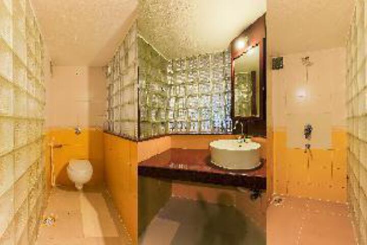 Clean Restrooms