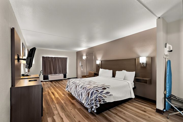 Standard King First Floor (6 of 10)