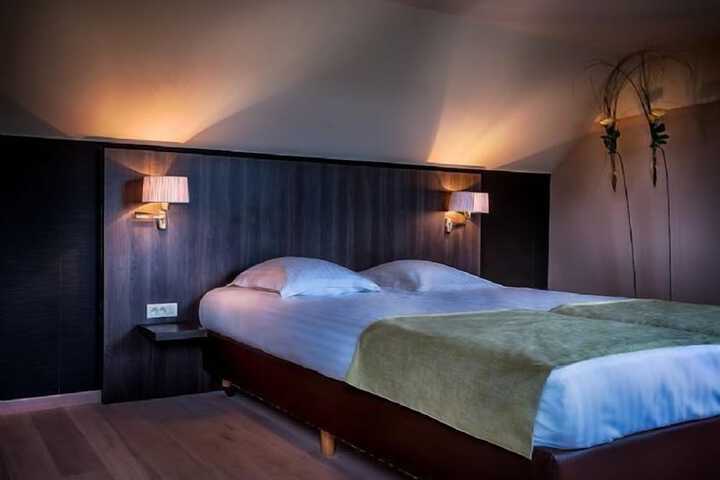 Room 15 of 63