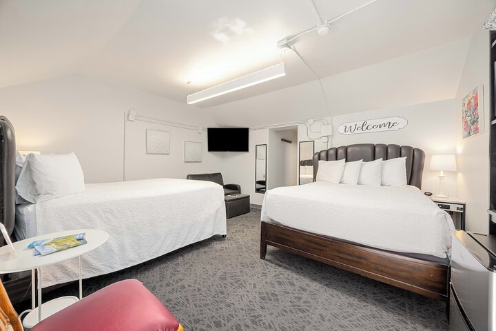 Room 3 of 16