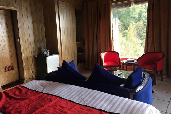 Room 28 of 69