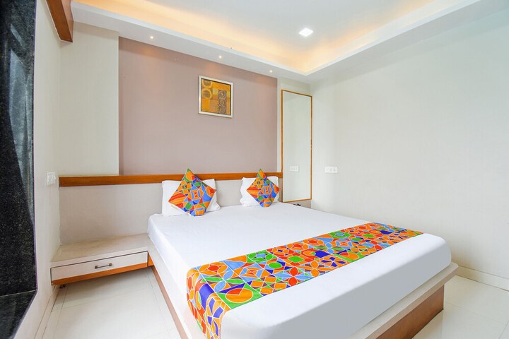 Room 10 of 29