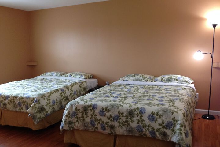 Standard Room, King or Two Doubles (4 of 6)