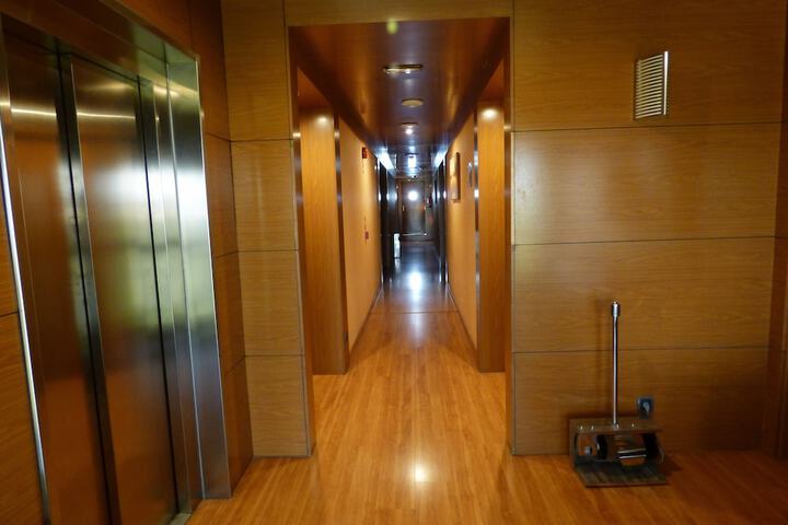 Ballroom/Hall 34 of 42