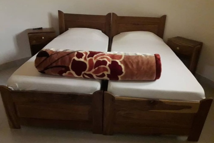Room 5 of 90