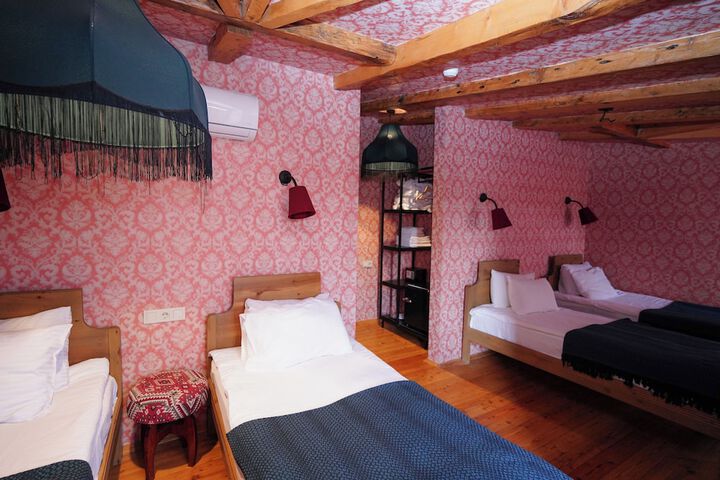 Room 35 of 73