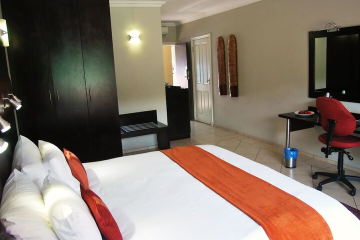 Room 14 of 64
