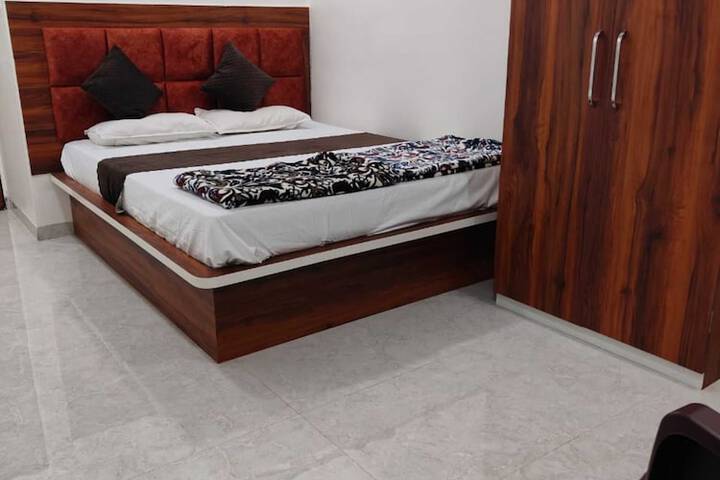 Room 10 of 23