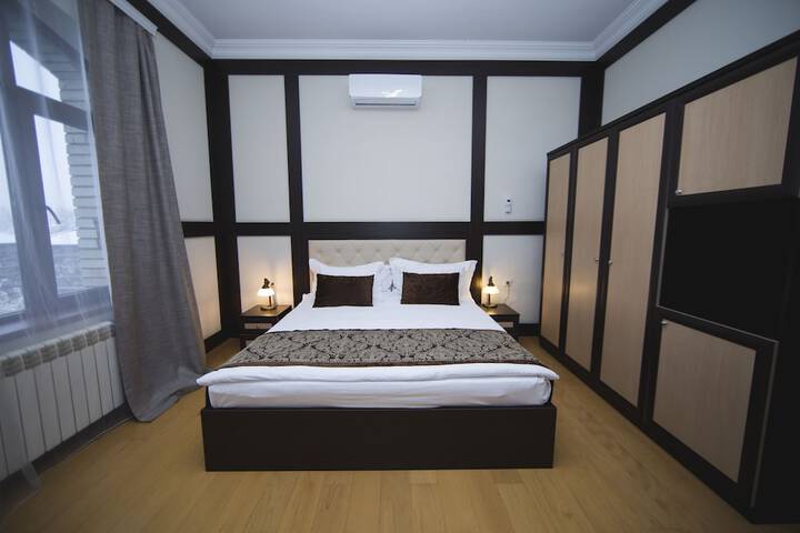 Room 15 of 160