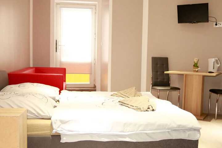 Room 17 of 36