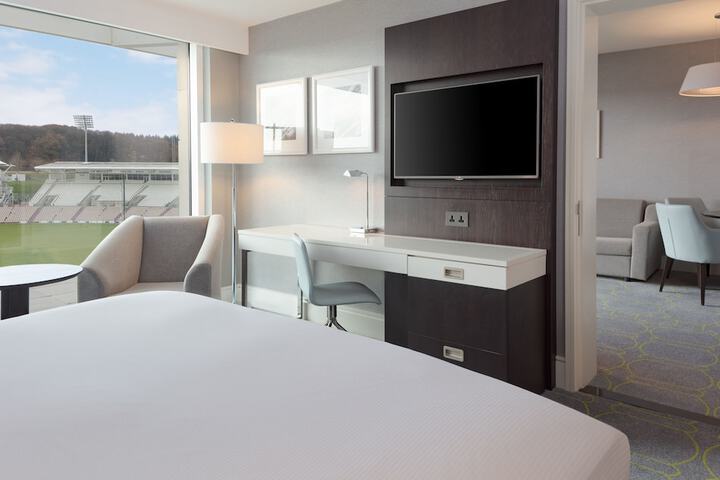 Room 10 of 117
