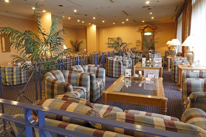 Hotel Lobby