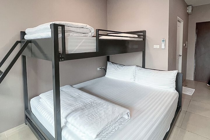 Room 28 of 84
