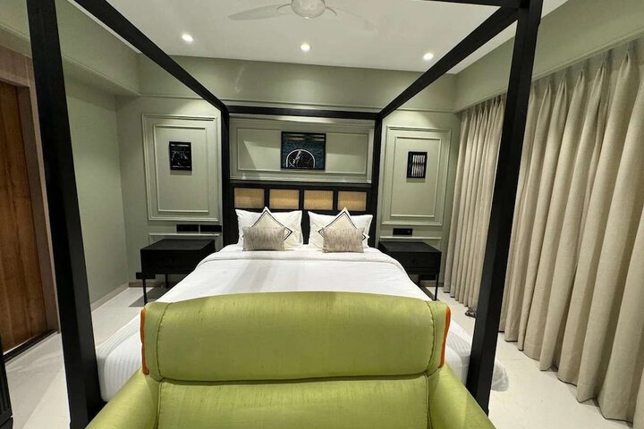 Room 15 of 19