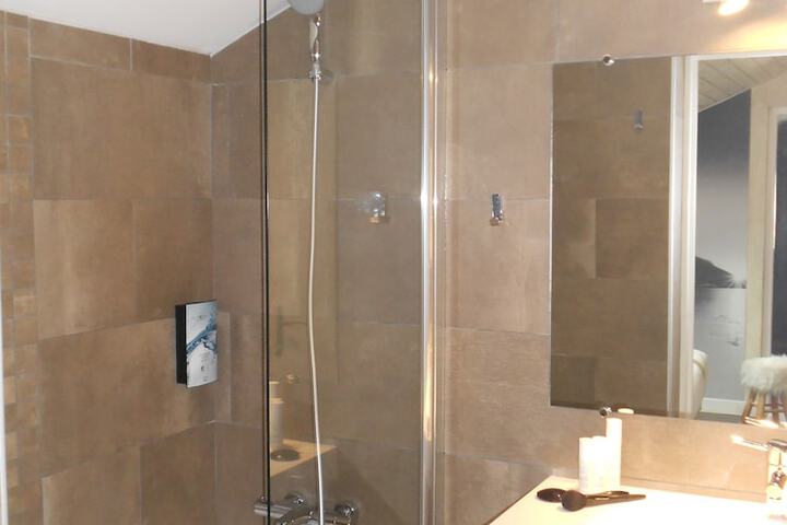 Room 21 of 41