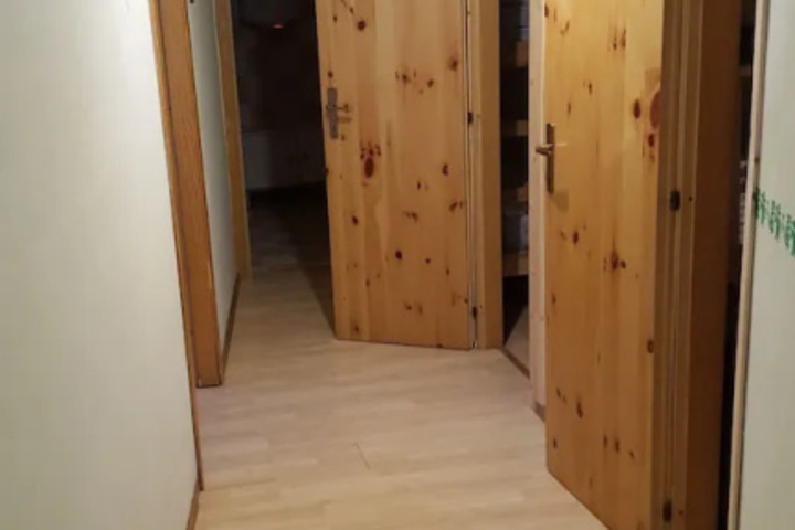 Room 5 of 17