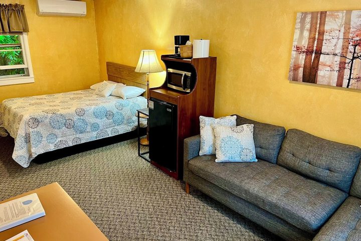 Room 51 of 106