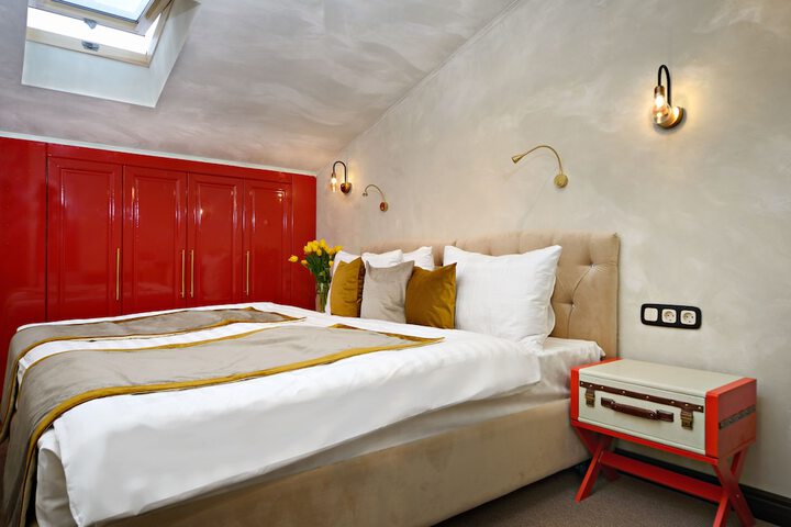 Room 48 of 83