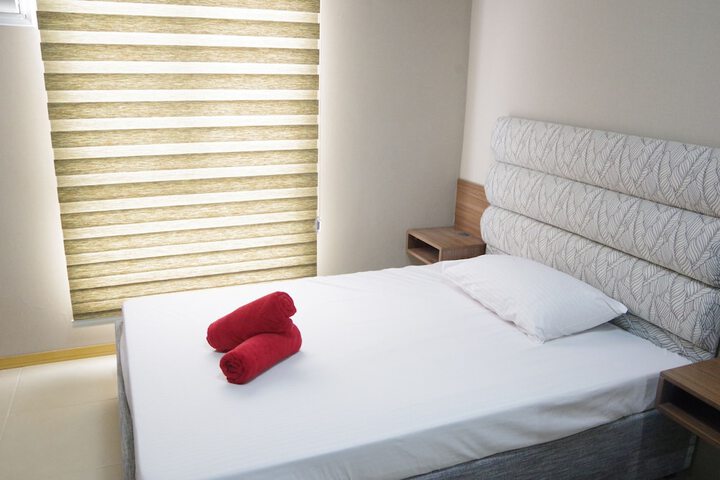 Room 4 of 12