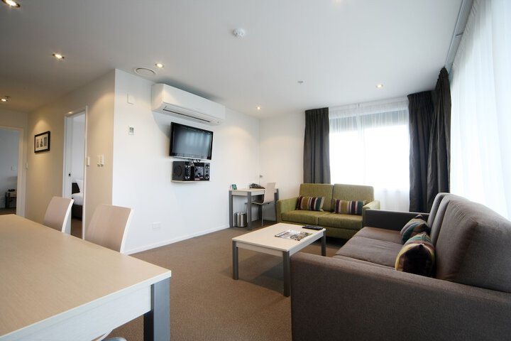 Room 13 of 20