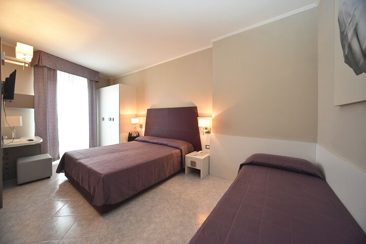 Room 28 of 115