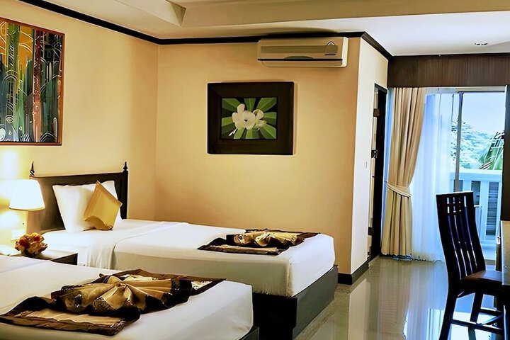 Room 33 of 77