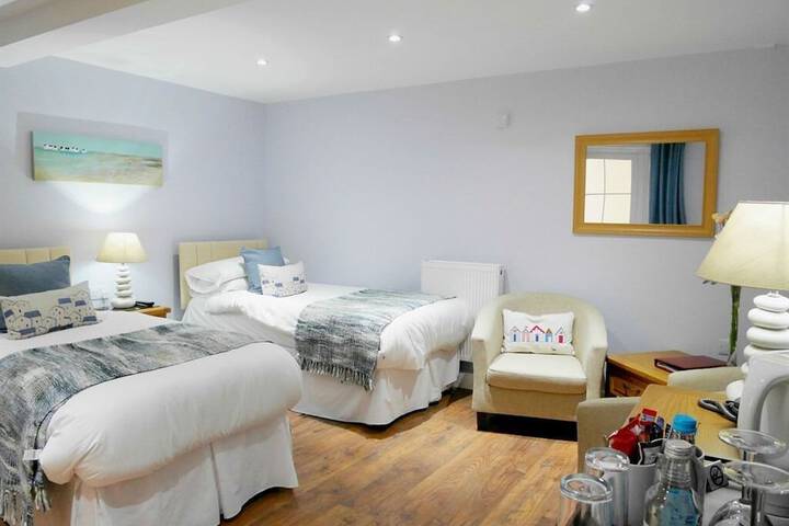 Room 3 of 39