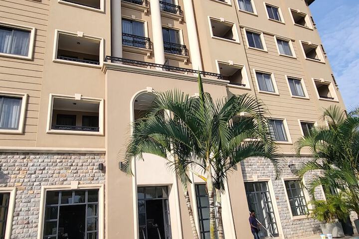 Hotel Exterior 45 of 51