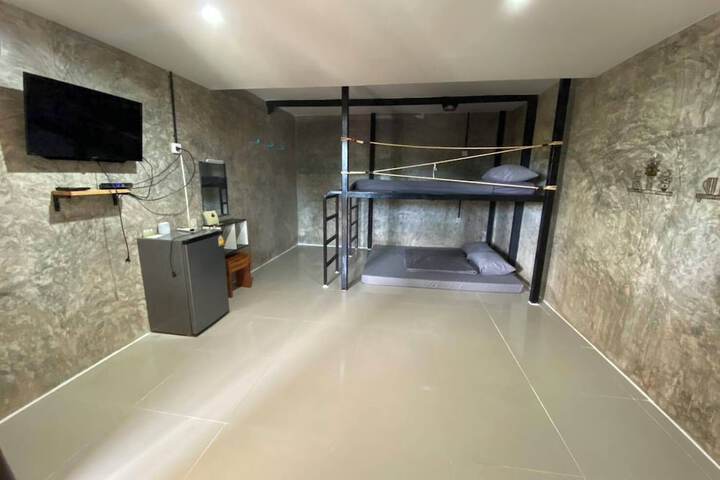 Room 10 of 27