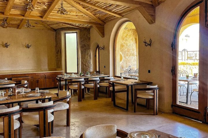Dining 44 of 61