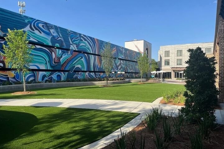 Hotel Exterior 62 of 68