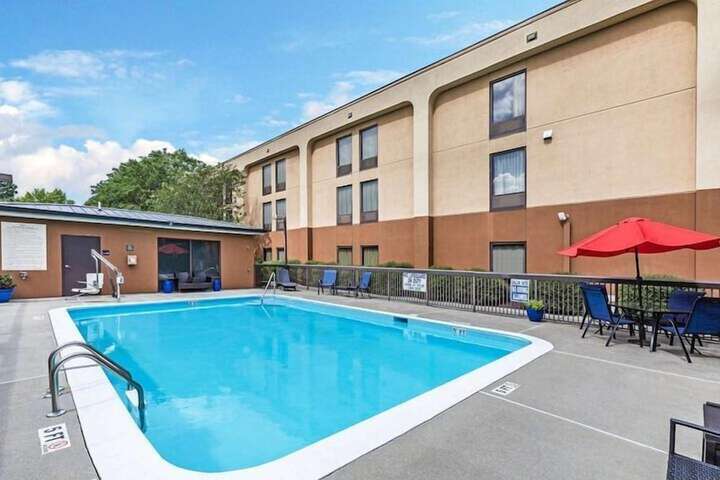 Pool Hotel