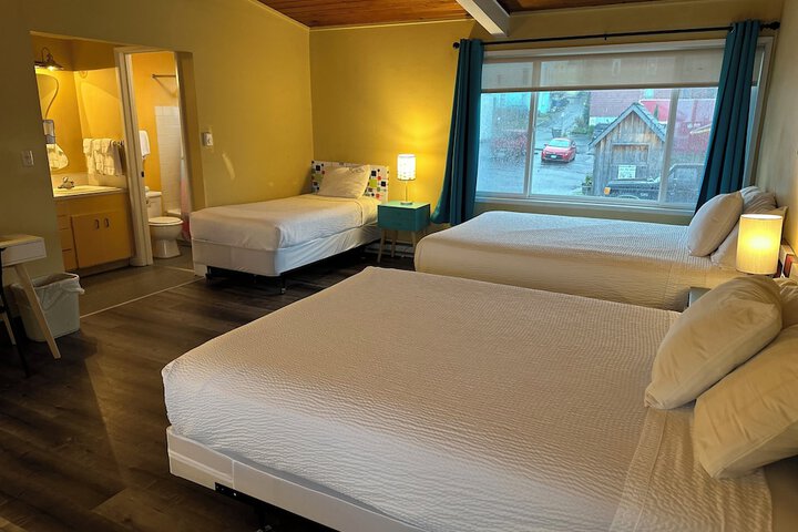 Room 16 of 65