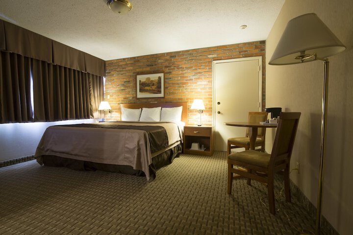 Room 9 of 40