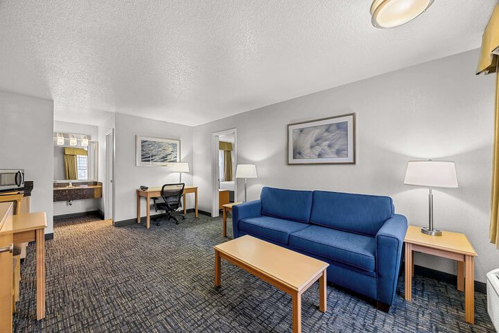 Room 16 of 33
