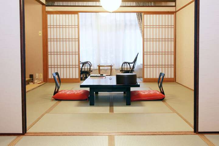 Room 3 of 18