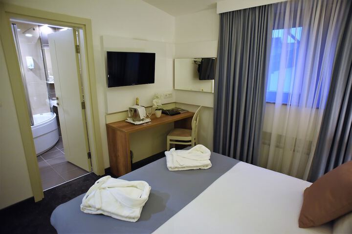 Room 13 of 81