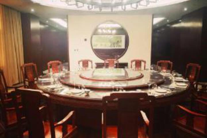Dining 2 of 23
