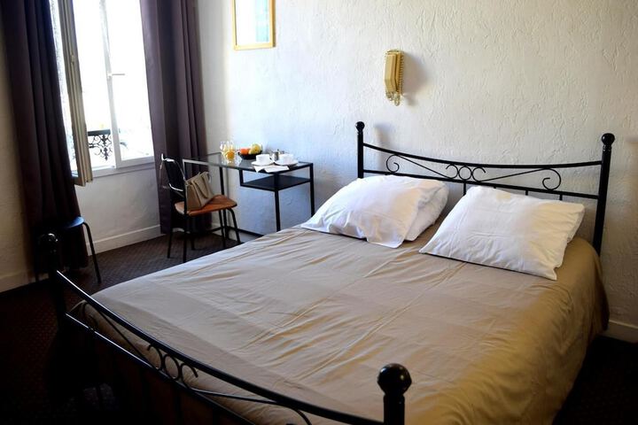 Room 11 of 36