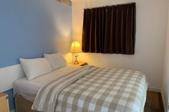 Room 9 of 99