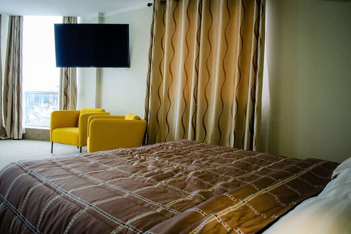 Room 14 of 87