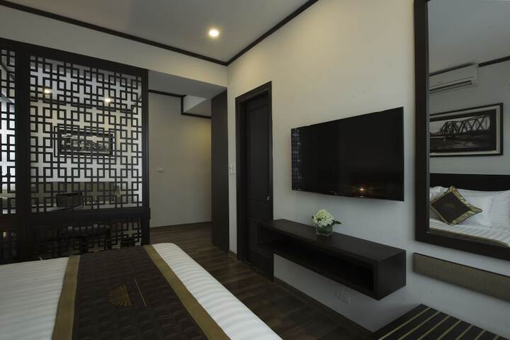 Room 26 of 100