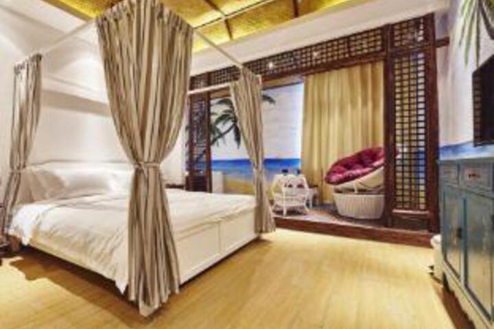 Room 9 of 9