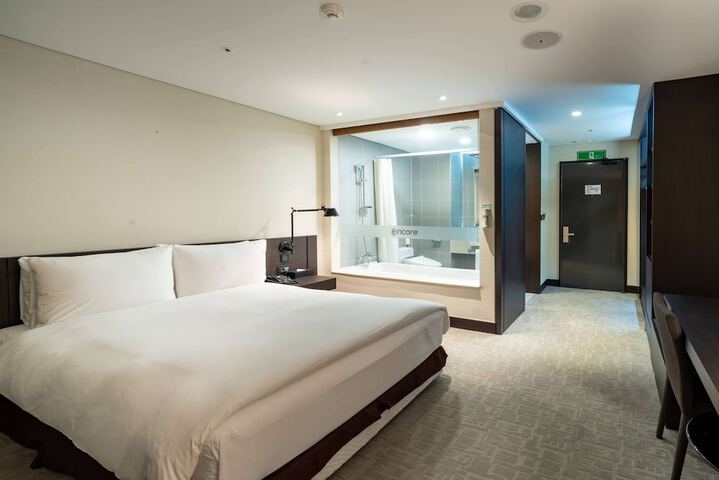 Room 20 of 63