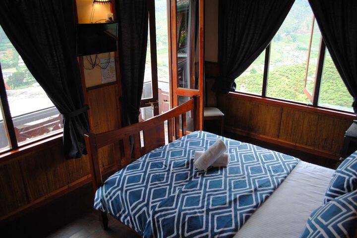 Room 6 of 34